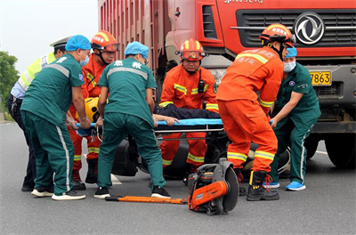 宜城九龙道路救援